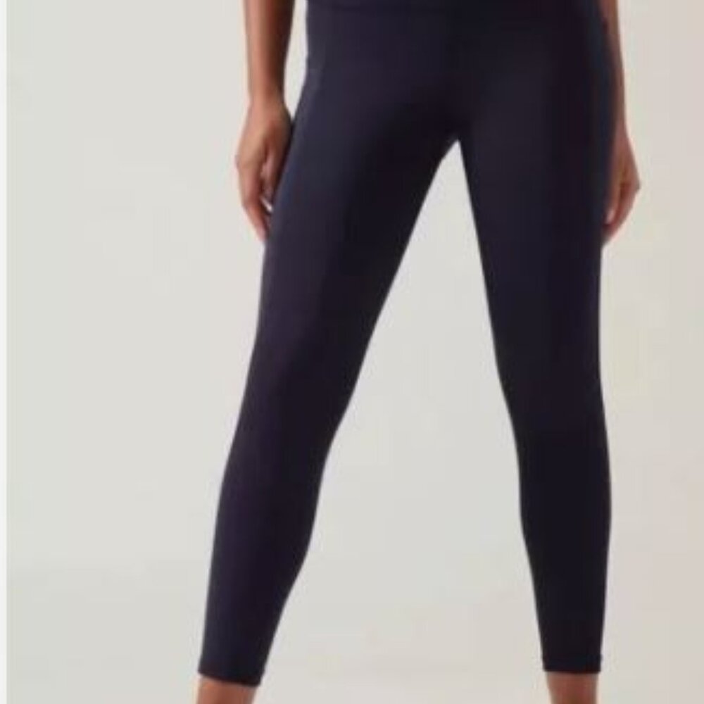 Athleta Ultimate Stash High Rise 7/8 Legging in Navy, size small/tall